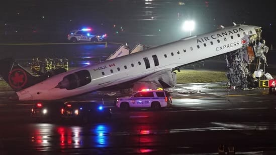 Accident avion CRJ-900 Jazz Aviation LaGuardia New York camion pompiers