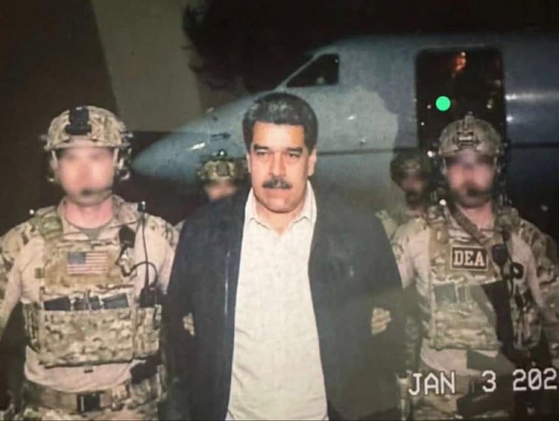 Nicolas Maduro et Cilia Flores lors de leur arrestation par l'armée américaine