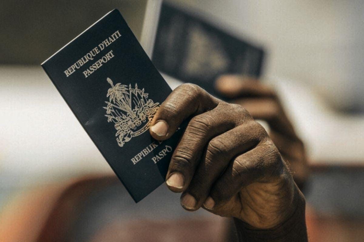 Contrôle de sécurité d'un passeport biométrique par les autorités de l'immigration